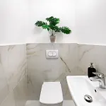 Apartment Karolina Lakefront With Private Garden &