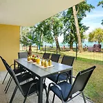 Karolina Lakefront With Private Garden & Apartment Siófok