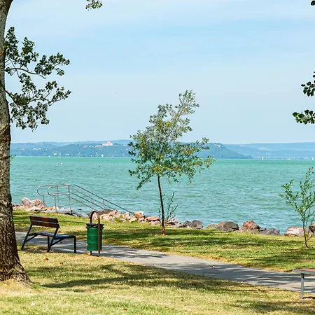 Karolina Lakefront With Private Garden Siofok
