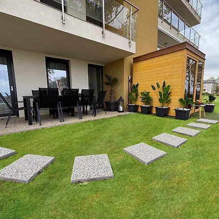 Karolina Lakefront Residence With Private Garden & Spa Apartment *