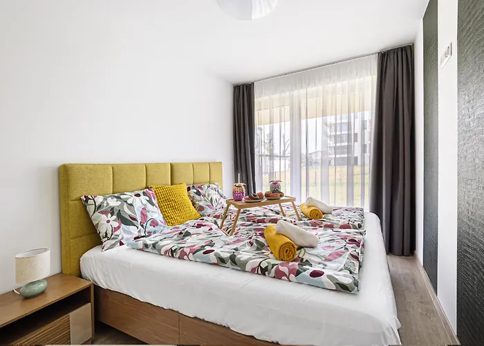 Karolina Lakefront Residence With Private Garden & Spa *