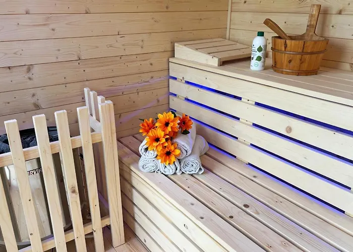 Karolina Lakefront Residence With Private Garden & Spa Apartmán Siófok